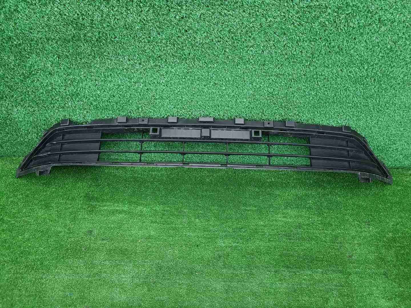 Решетка переднего бампера Geely Emgrand 2 (21-нв)