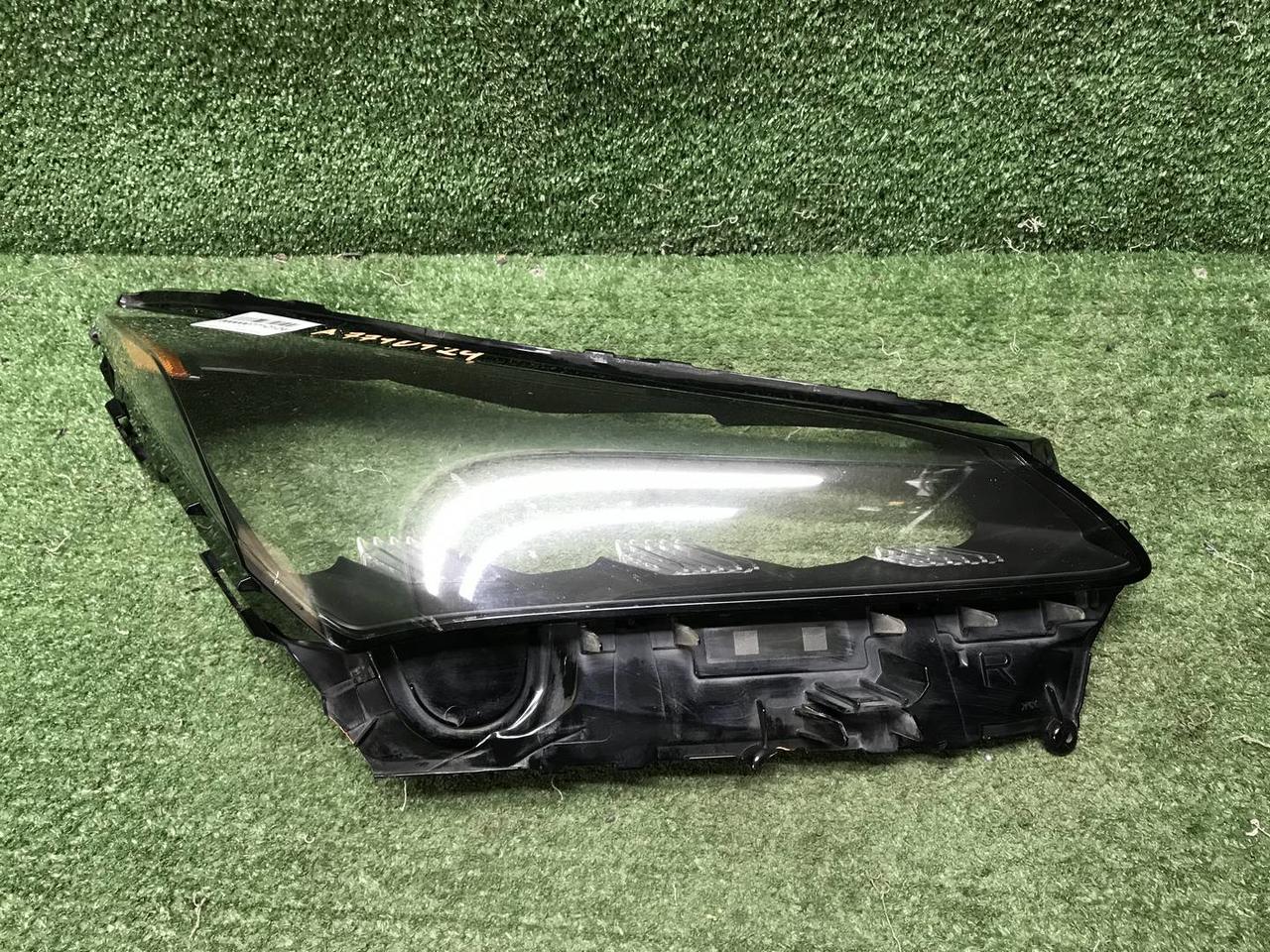 Стекло фары правое Lexus NX 1 (2014-2017) Full LED