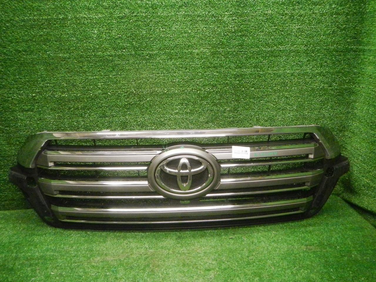 Решетка радиатора Toyota Land Cruiser 200 (2015-2021)