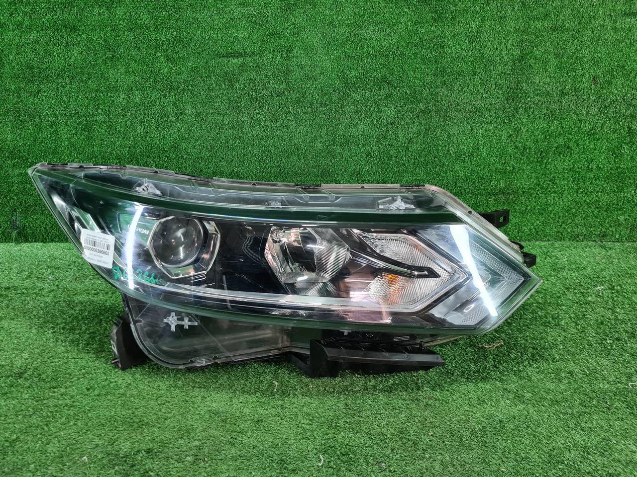Фара правая Nissan Qashqai 2 j11 2017-2023 галоген