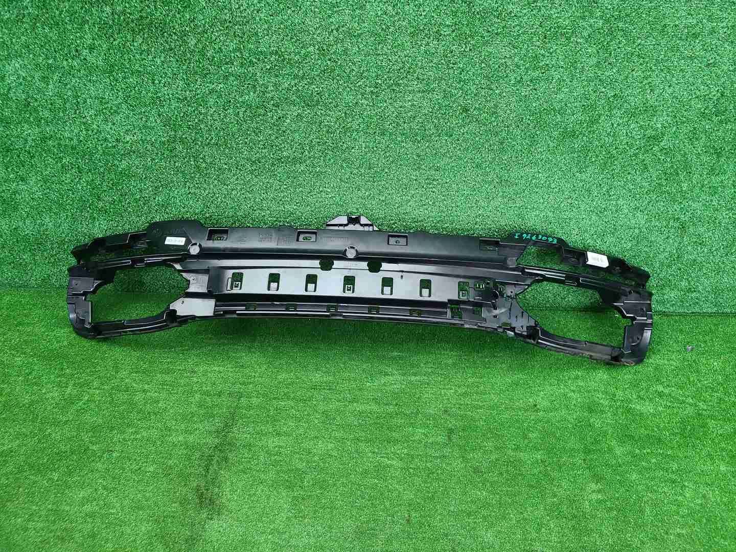 Кронштейн заднего бампера BMW 7er G11 (2019-2022)