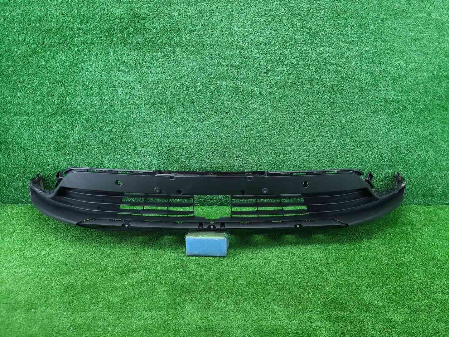 Юбка переднего бампера Geely Atlas Pro (2021-2025)