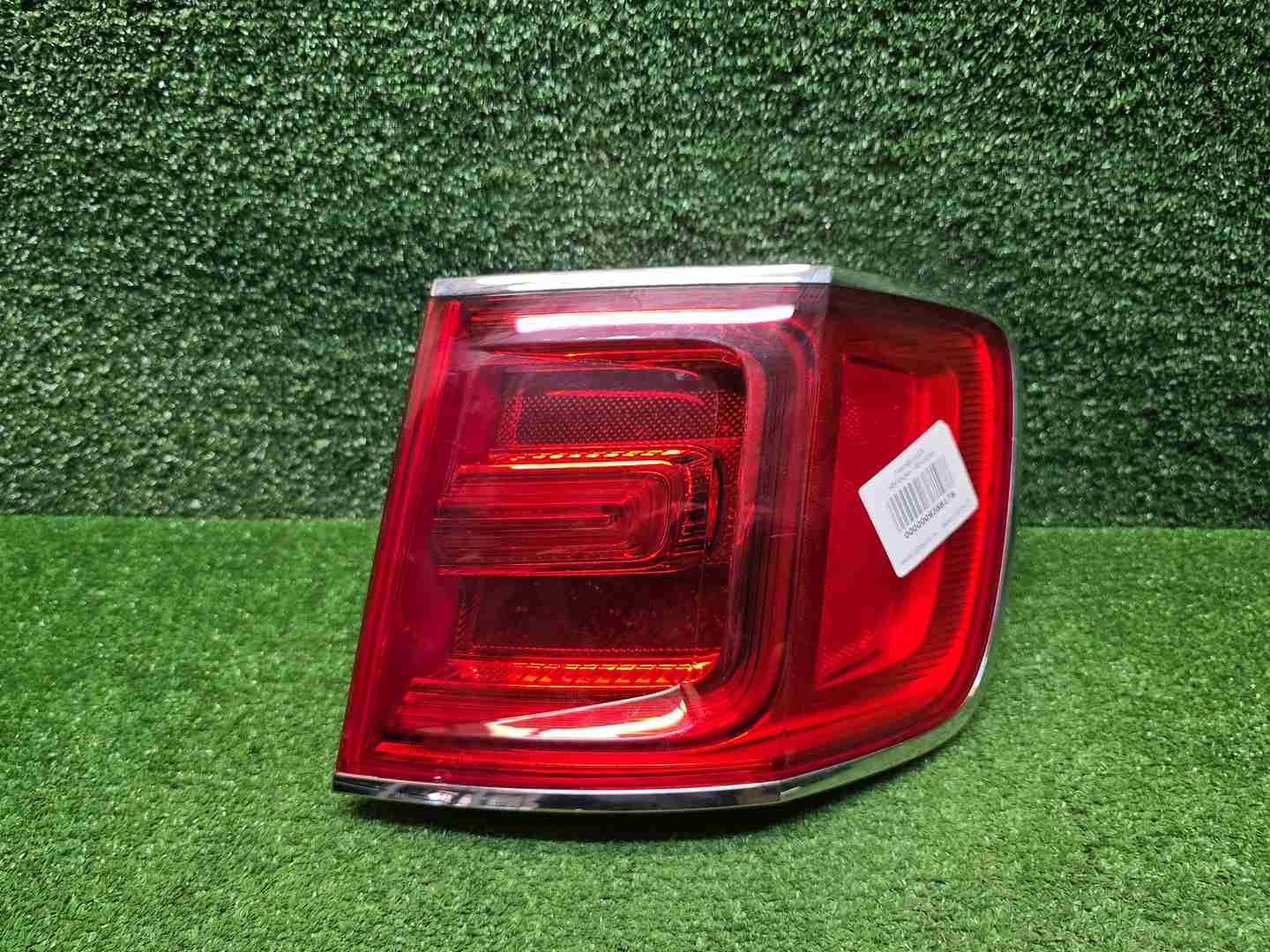 Фонарь правый внешний Bentley Bentayga (2015-2020)