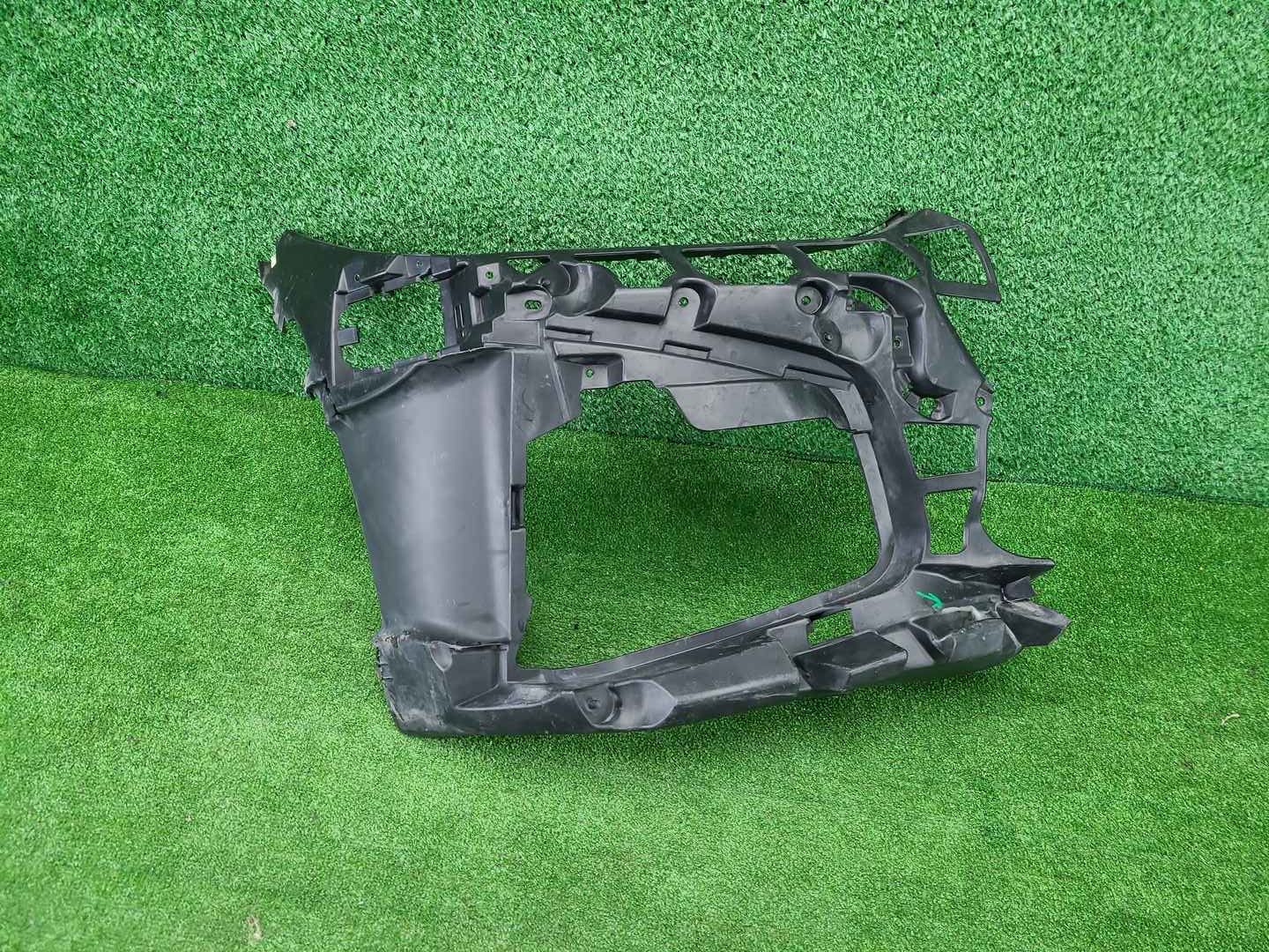 Кронштейн бампера правый BMW 4er G22 20-24 M-paket