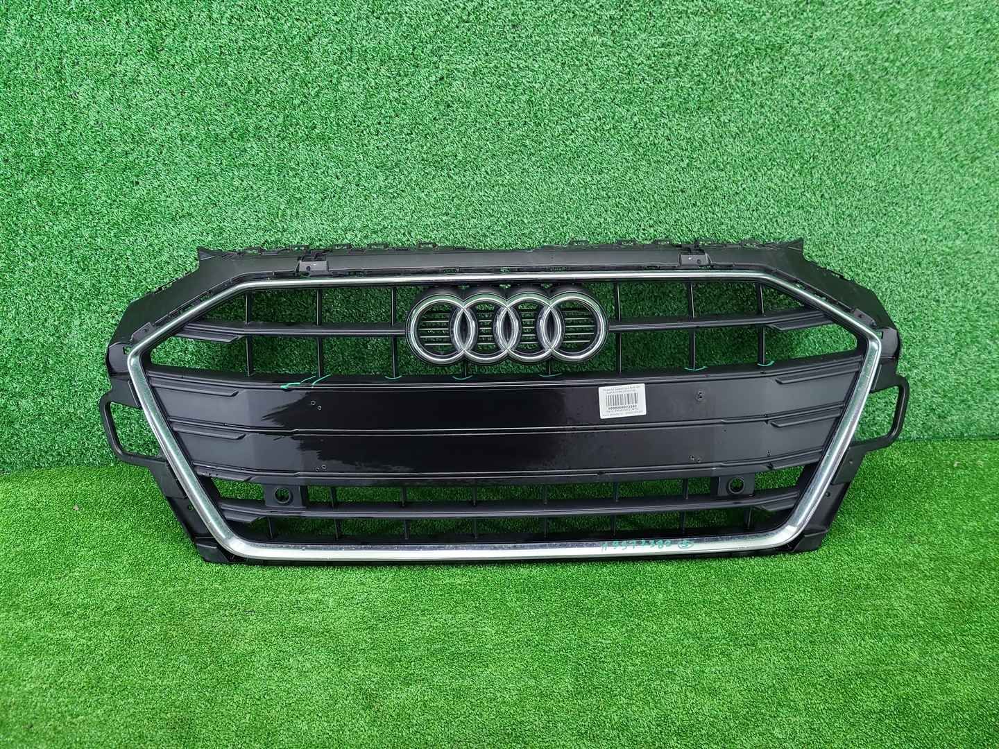 Решетка радиатора Audi A4 5 B9 (2019-2025)