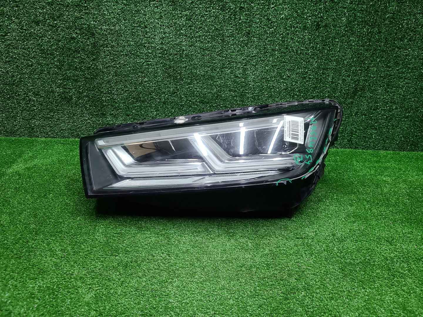 Фара левая Audi Q5 2 80A (2017-2020) LED