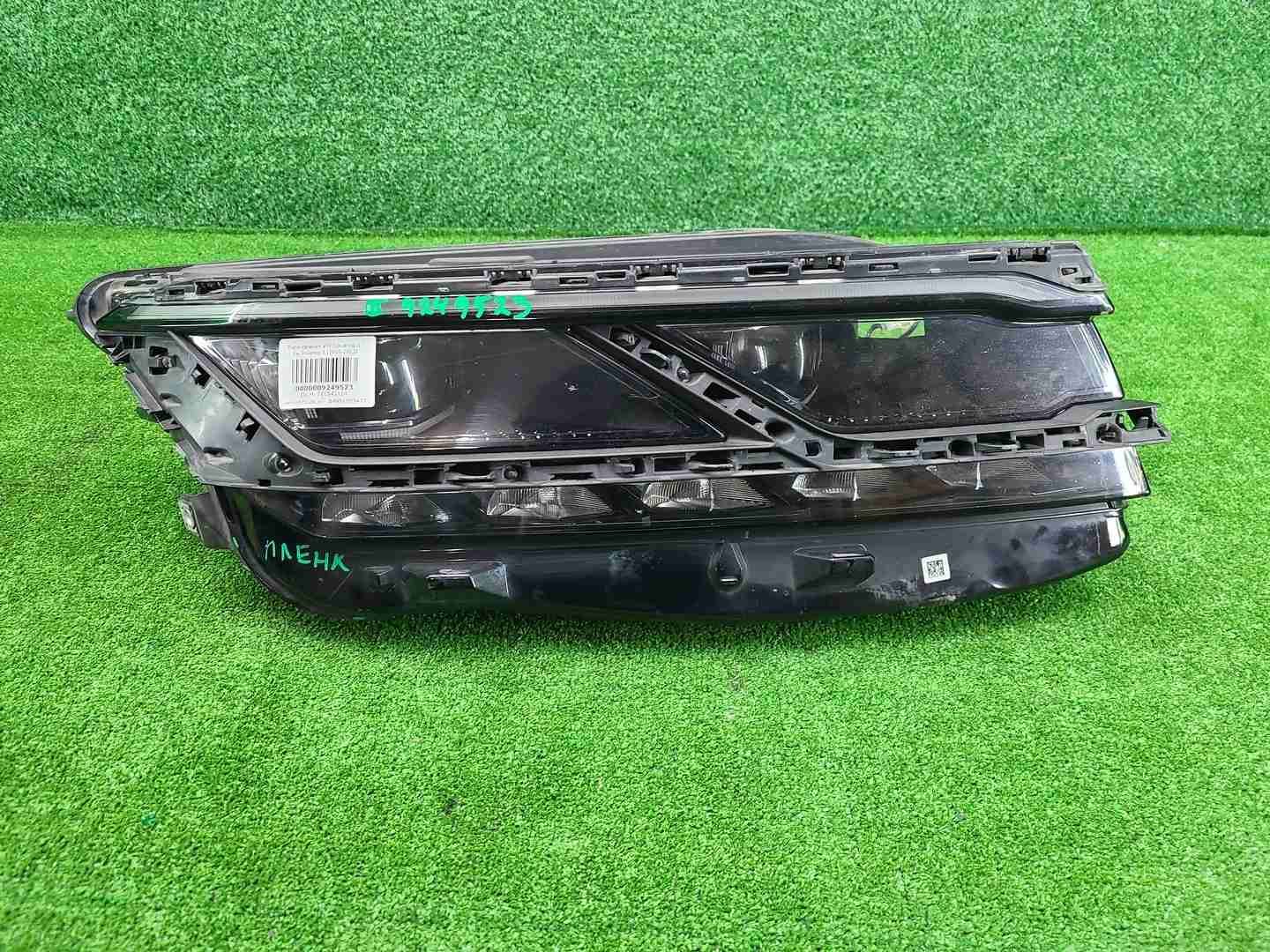 Фара правая VW Touareg 3 (2018-2023) LED
