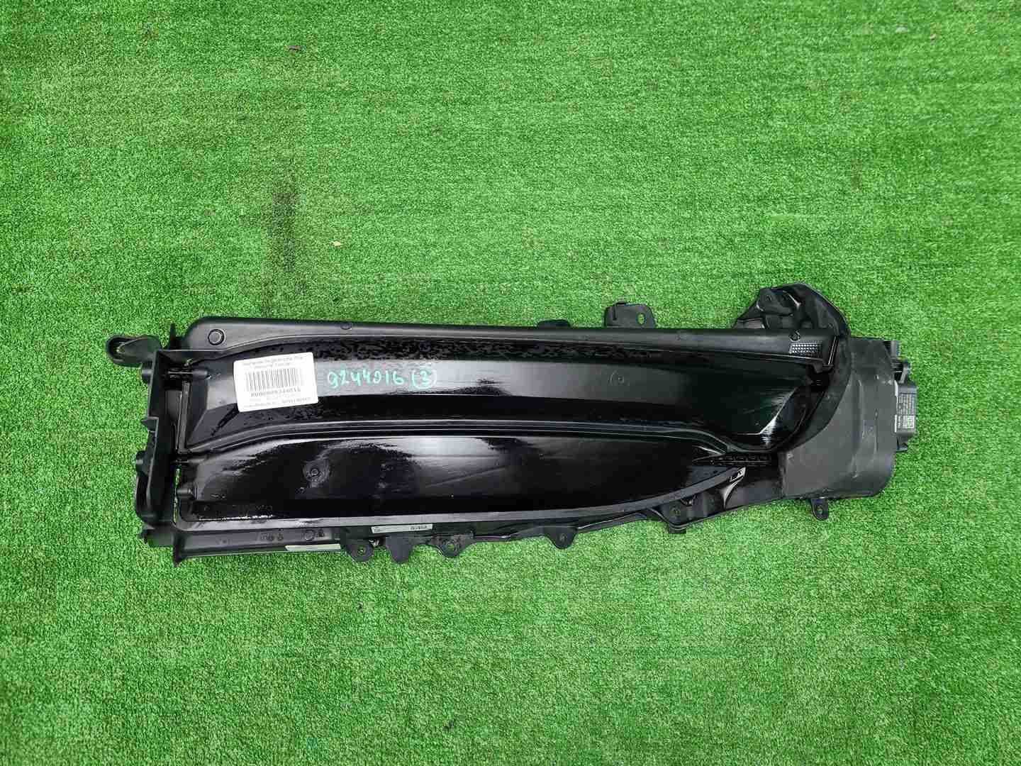 Воздуховод левый Porsche Taycan (2019-н.в.)
