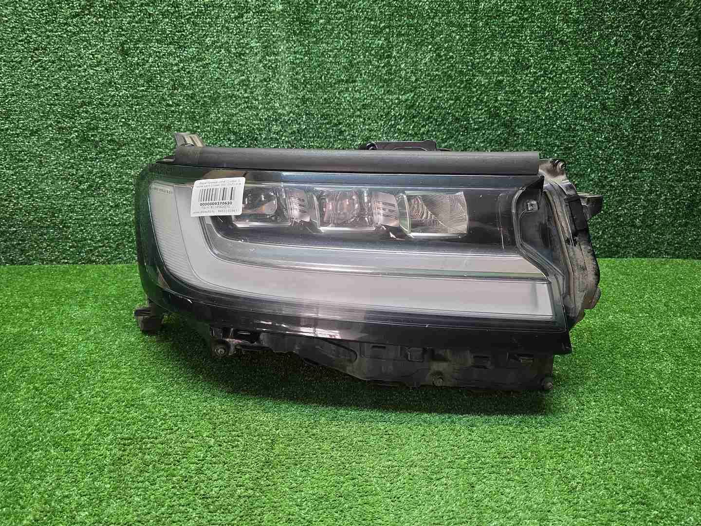 Фара правая Land Cruiser 300 (2021-н.в.) LED