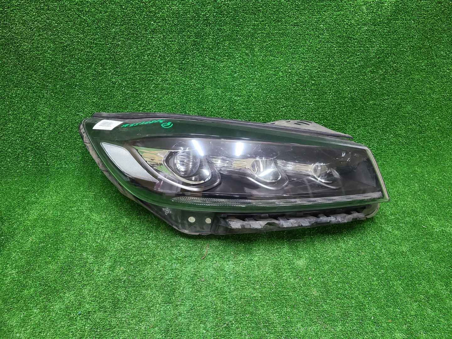 Фара правая Kia Sorento 3 UM Prime (2017-2020) LED