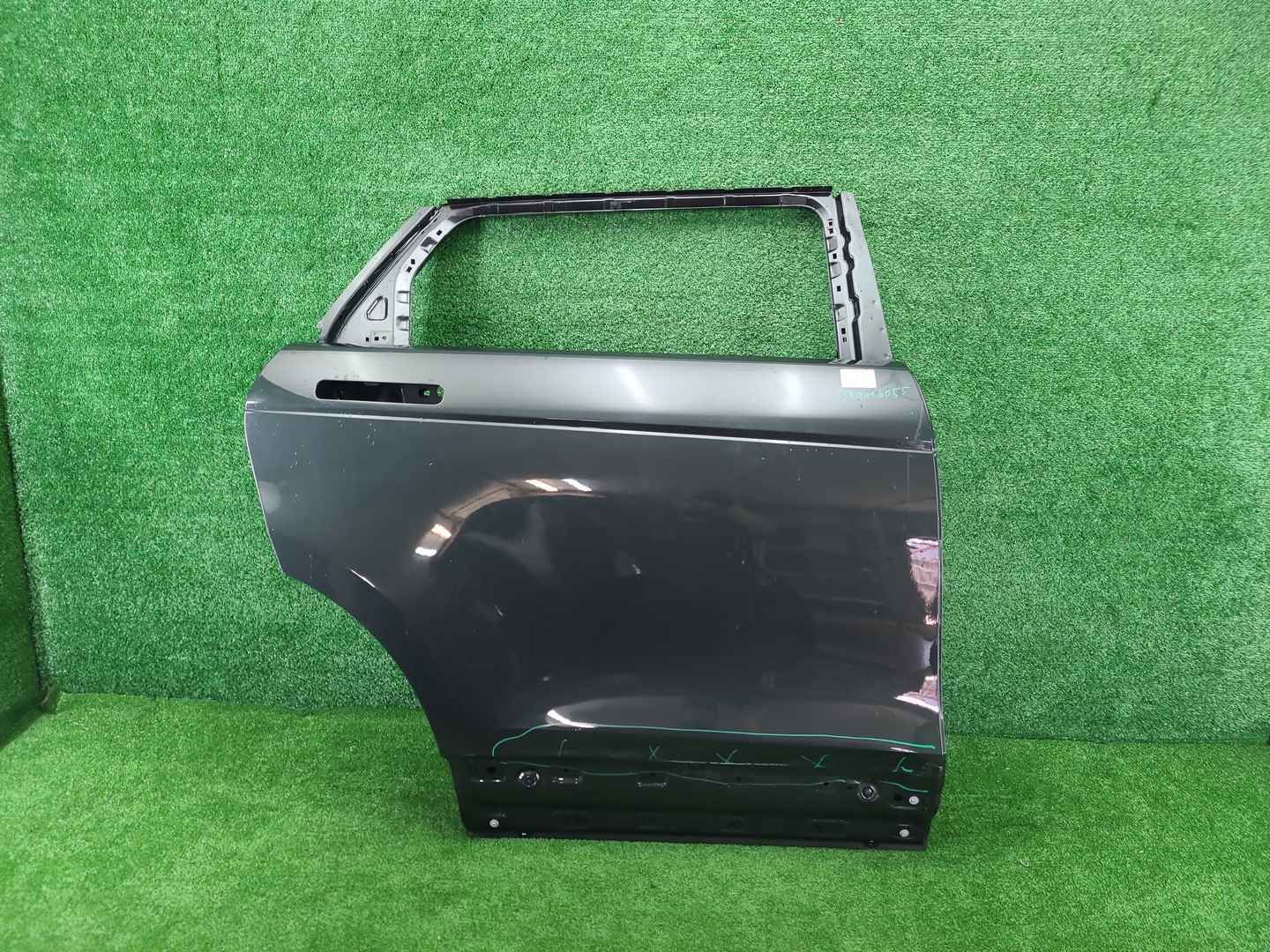 Дверь задняя правая Range Rover Evoque 2 (18-нв)