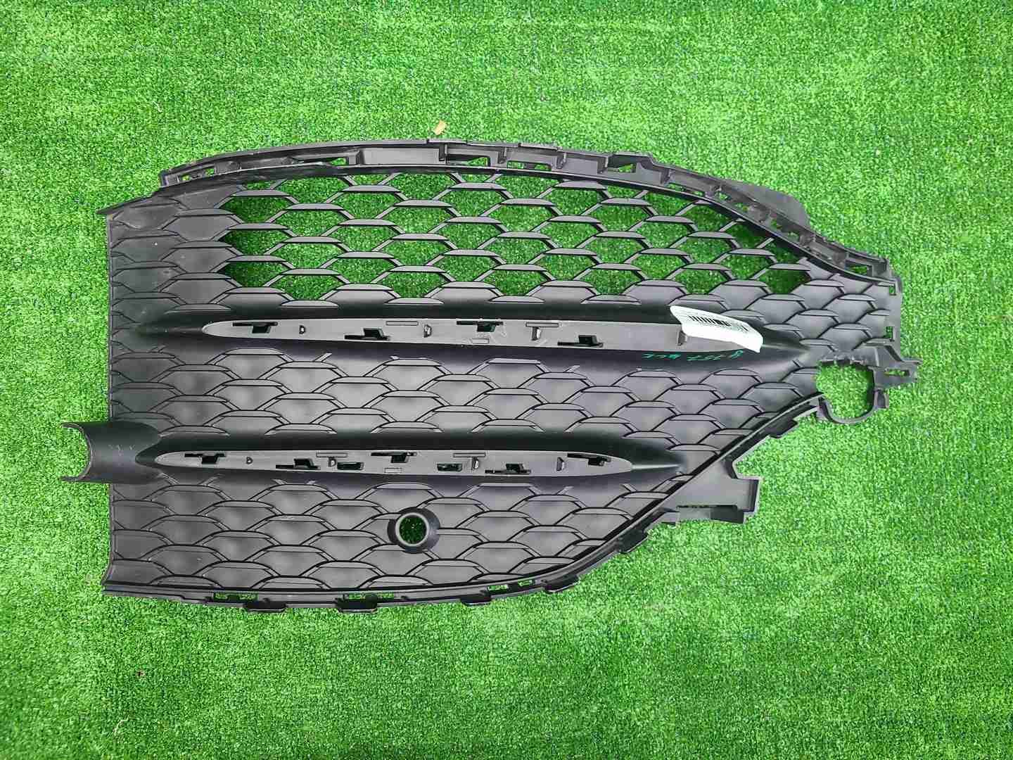 Решетка перед. бампера Mercedes GLE V167 18-24 AMG