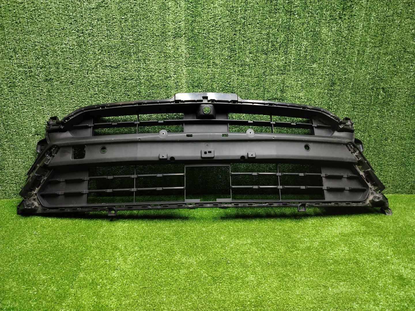 Решетка переднего бампера Geely Tugella (22-24)
