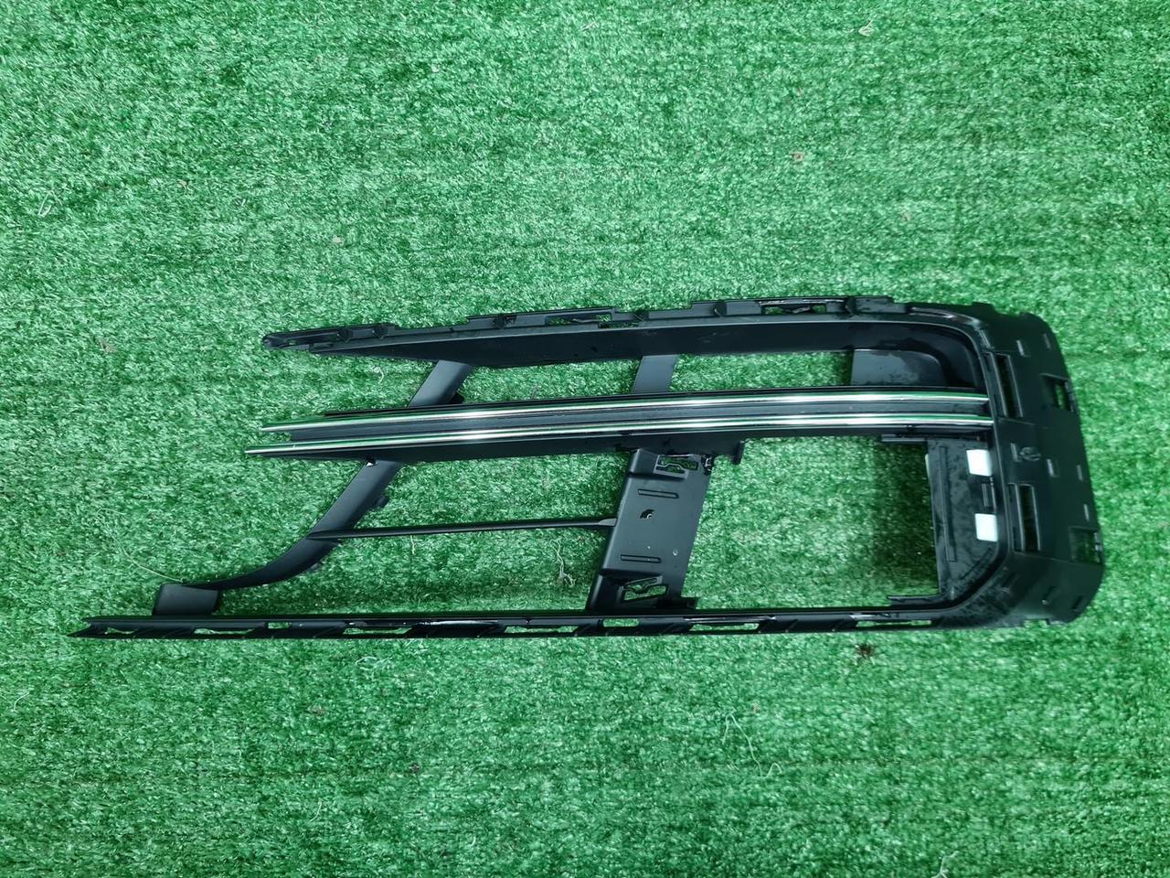 Решетка переднего бампера левая Audi A8 4 D5 17-22