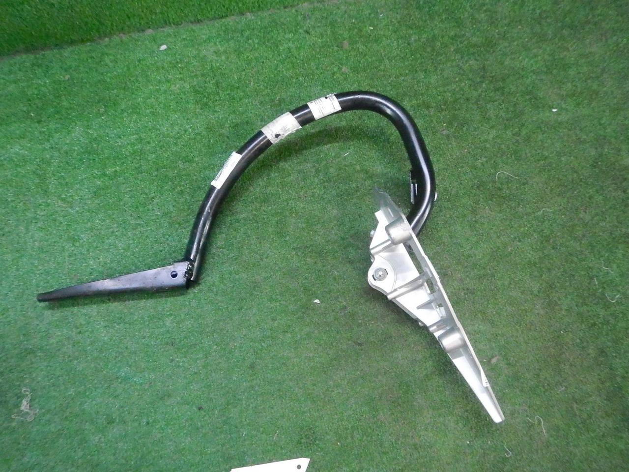 Петля крышки багажника RH Mercedes E C238 (16-23)