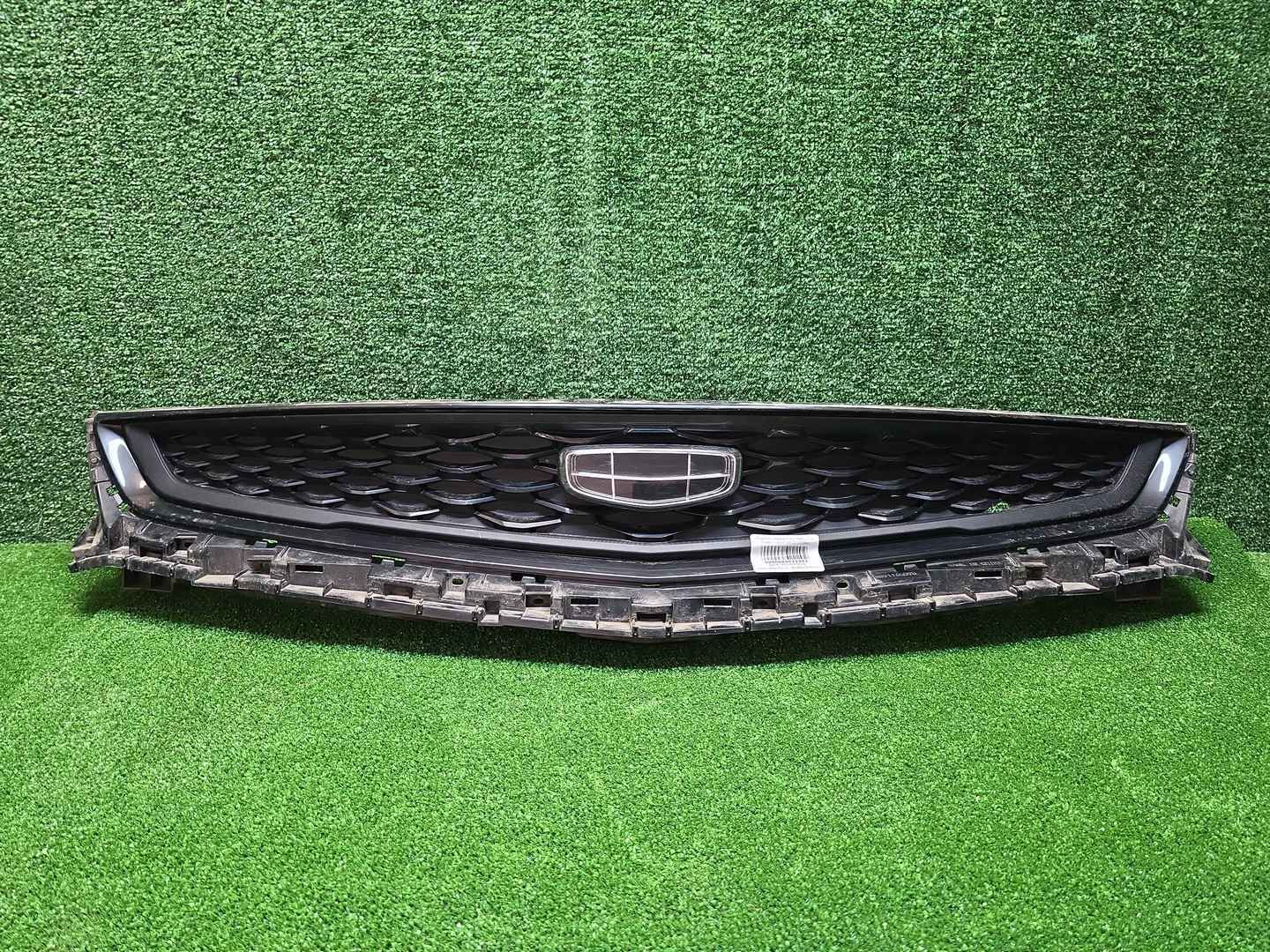 Решетка радиатора Geely Tugella (2022-2024)