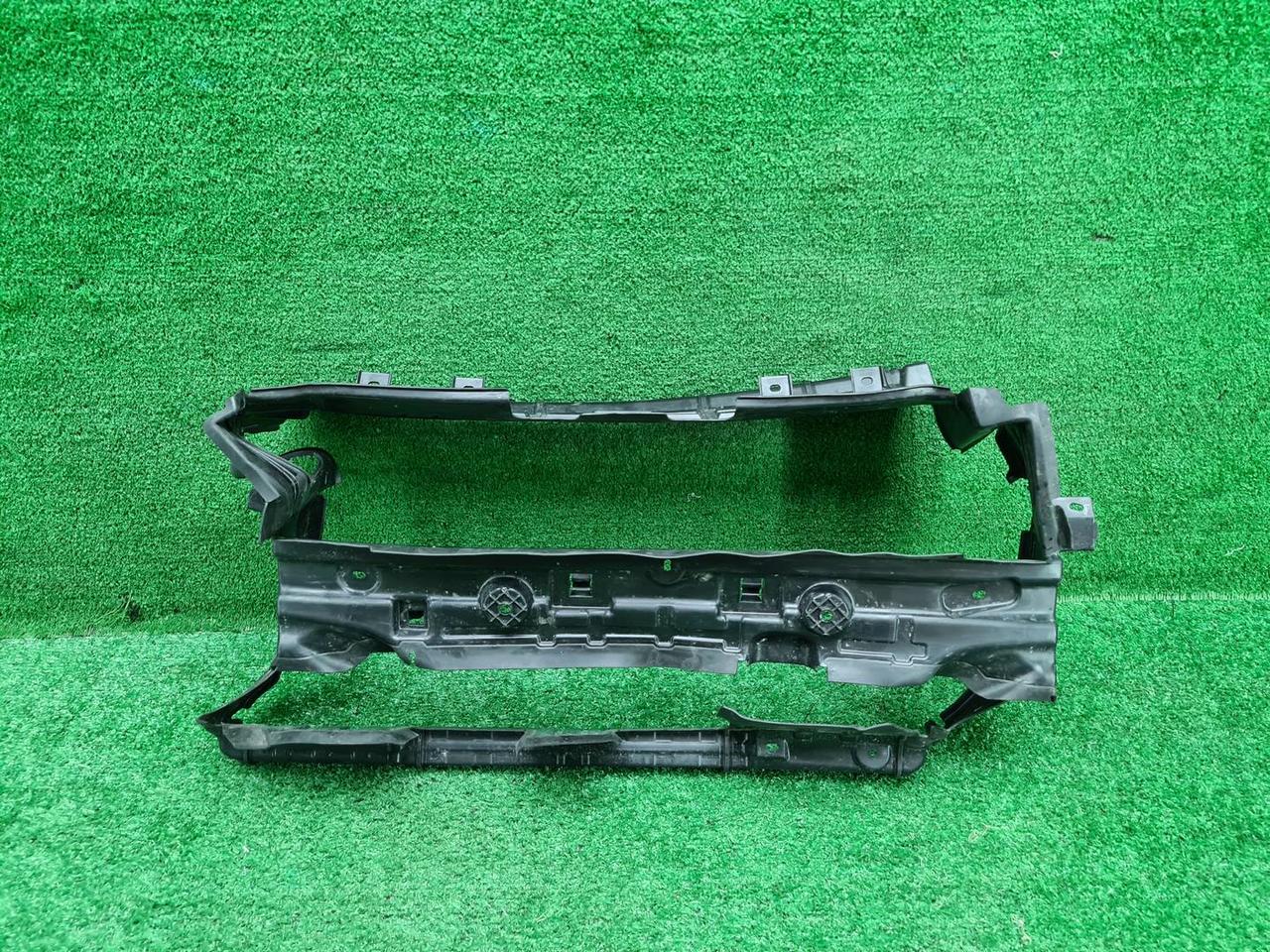 Воздуховод радиатора BMW 4er G22 (2020-н.в.)