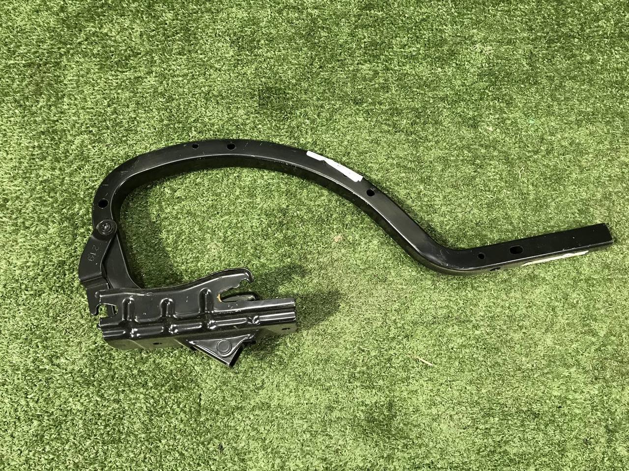 Петля крышки багажника правая Toyota Camry 7 XV50 (2014-2018)