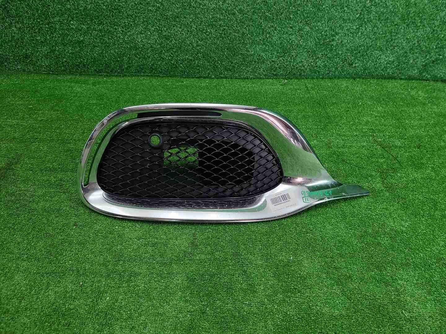 Решетка переднего бампера Mercedes S W223 (20-нв)