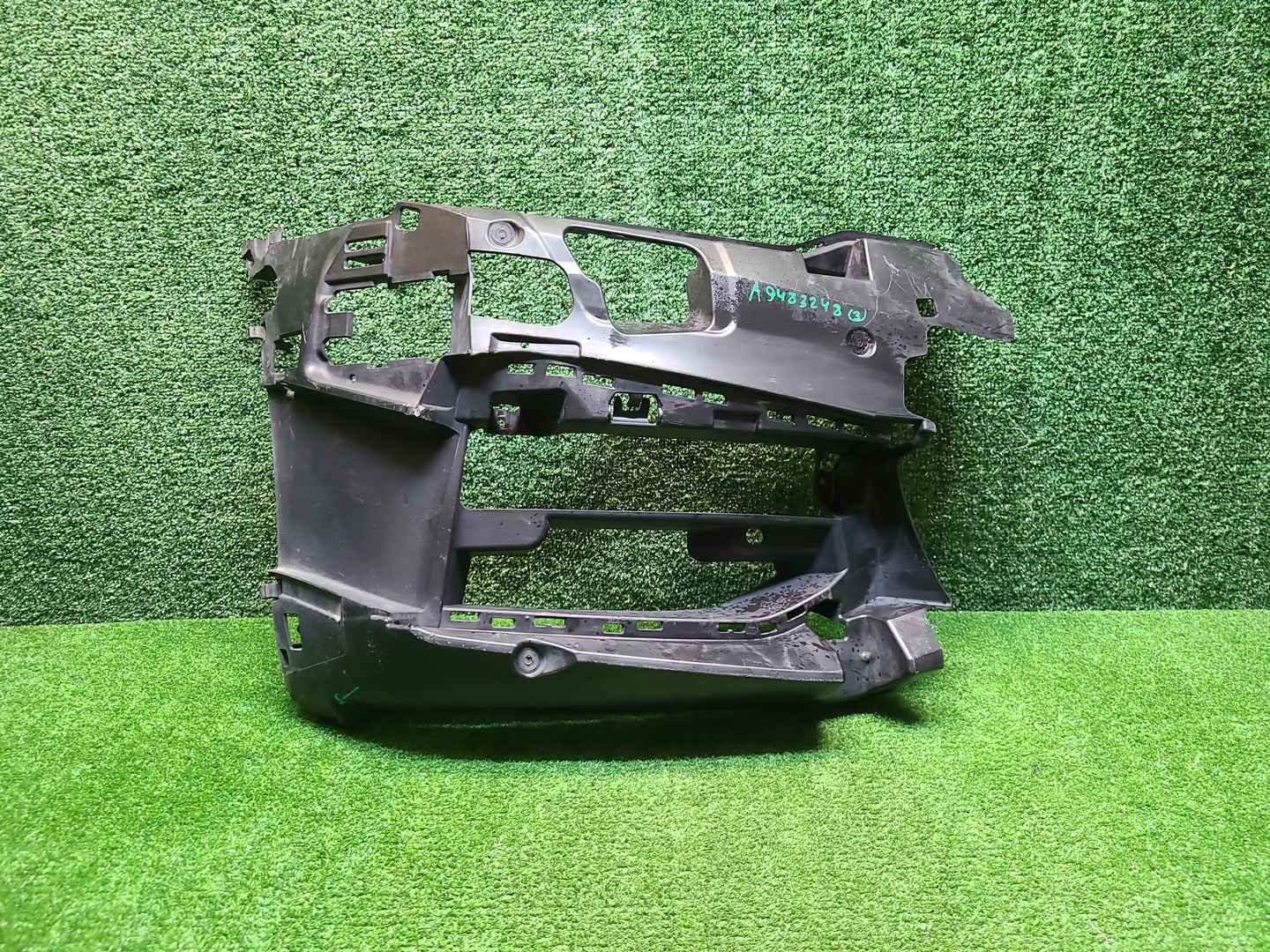 Кронштейн ПТФ правый BMW 5er G30 (17-20) M-paket