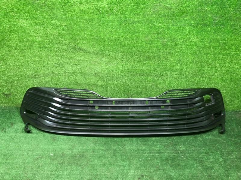 D8951 Решетка переднего бампера Toyota Camry xv70 17-21