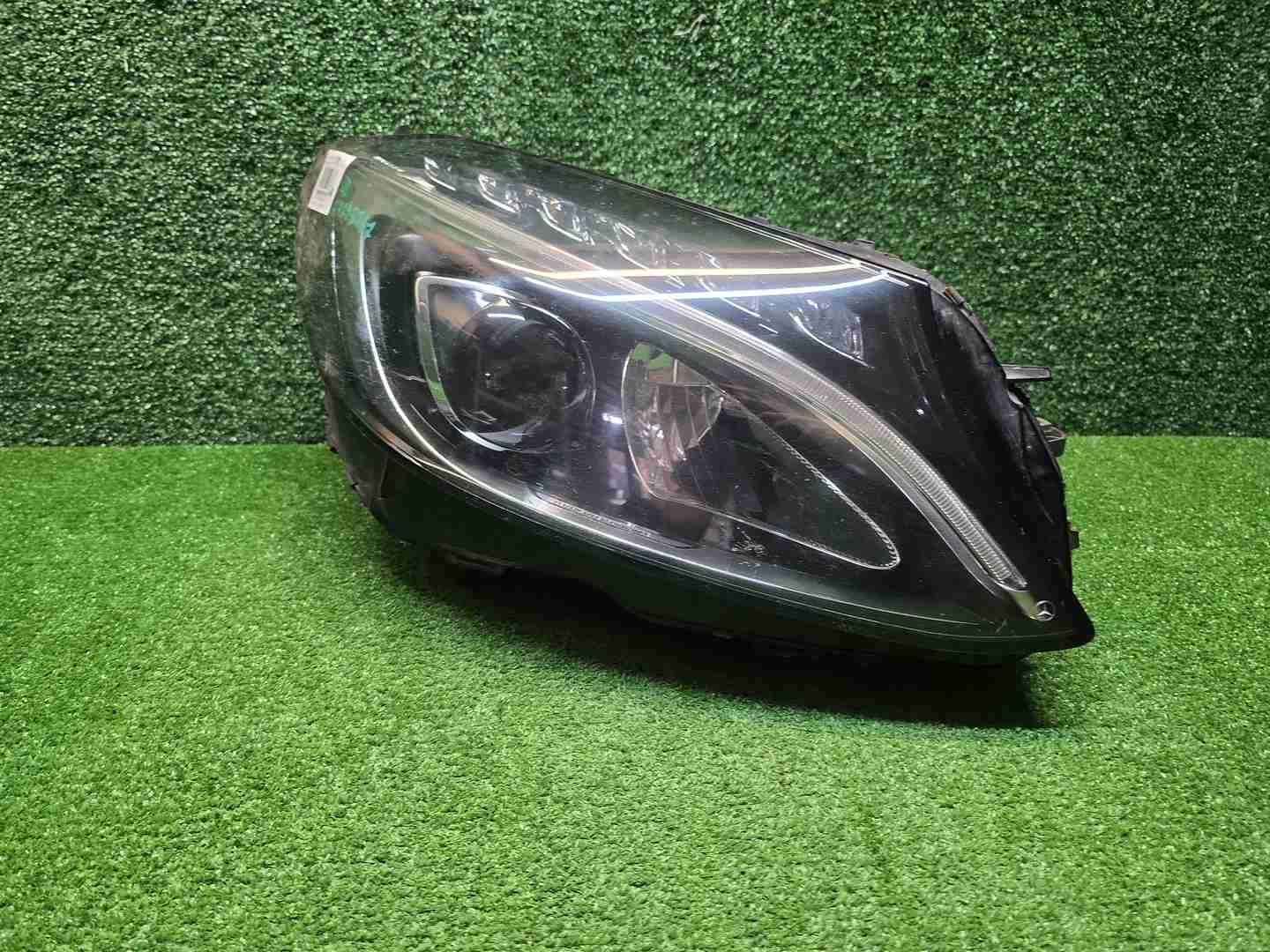 Фара правая Mercedes C w205 (2014-2018) LED