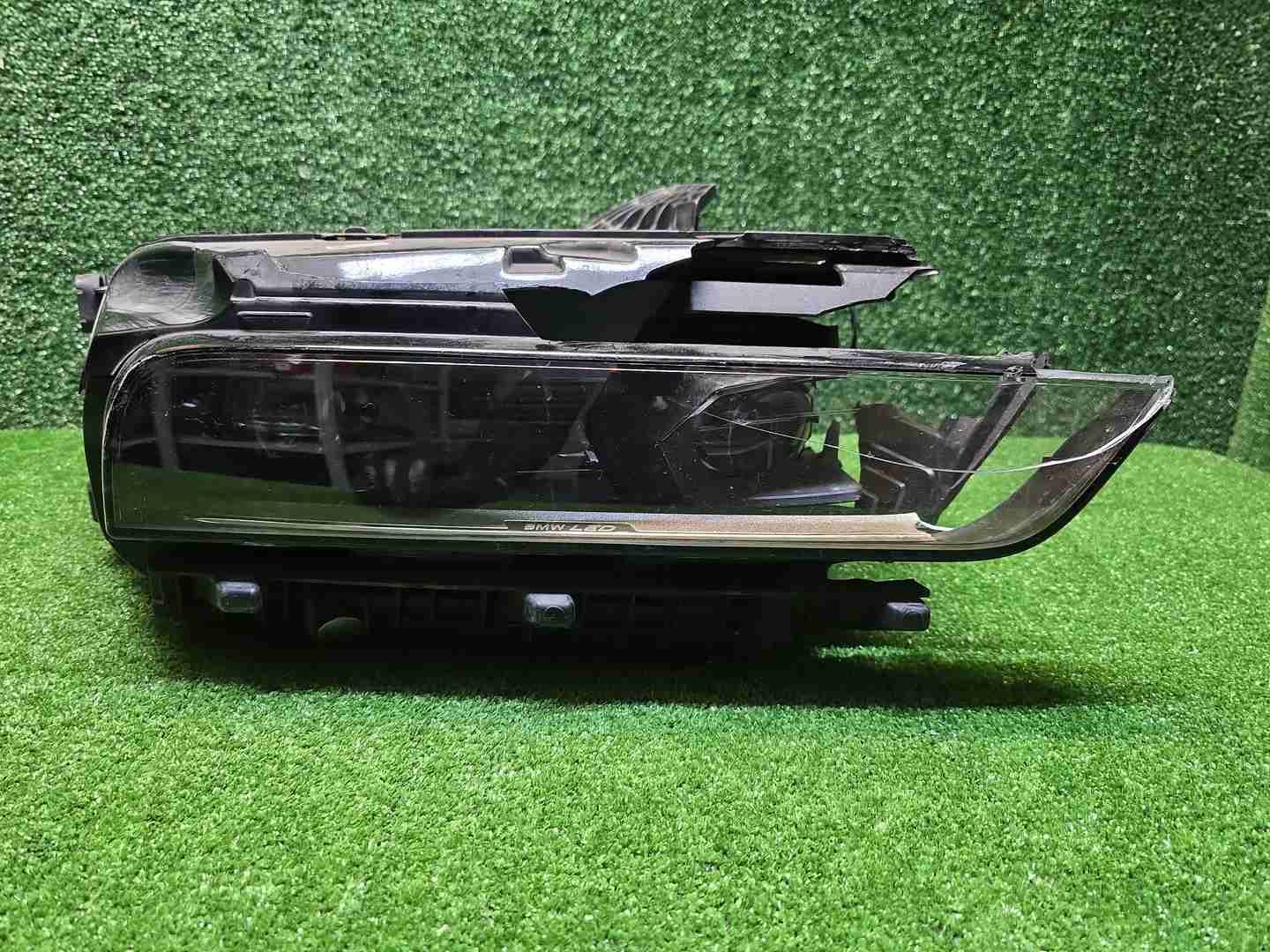 Битая Фара правая BMW 7er G70 (2022-н.в.) LED
