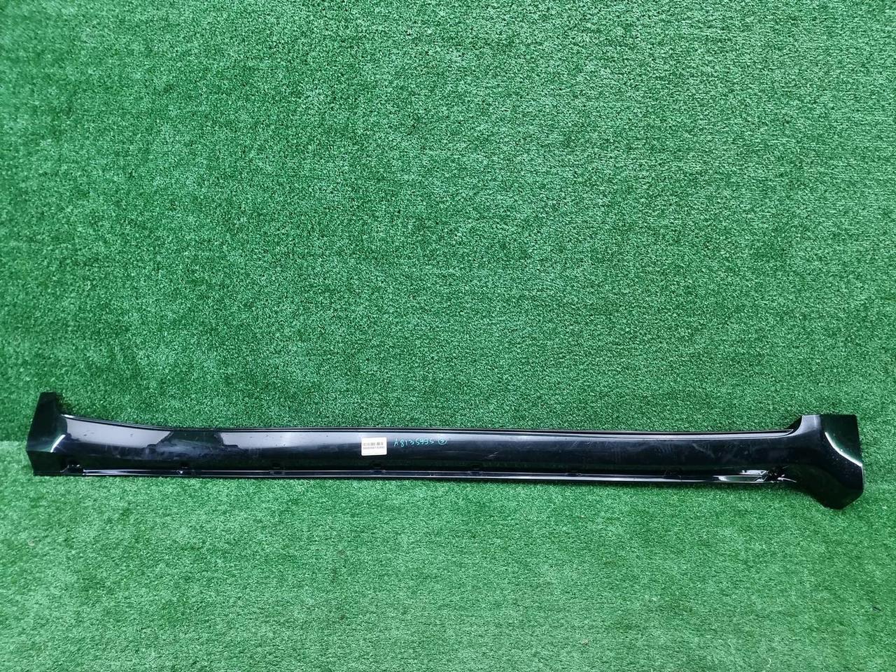 Накладка порога RH Toyota Land Cruiser 200 (07-15)