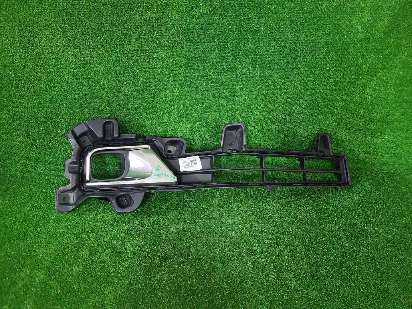 Накладка ПТФ правая Toyota Land Cruiser 200 15-21