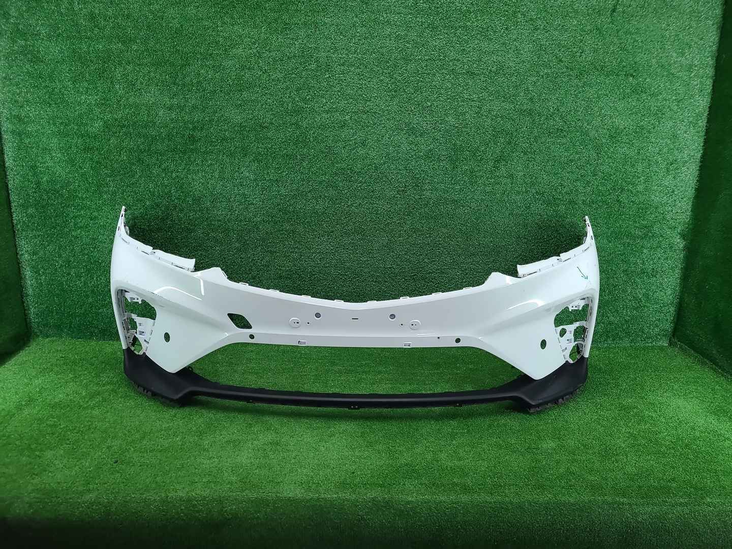 Бампер передний Geely Coolray (2019-2024)