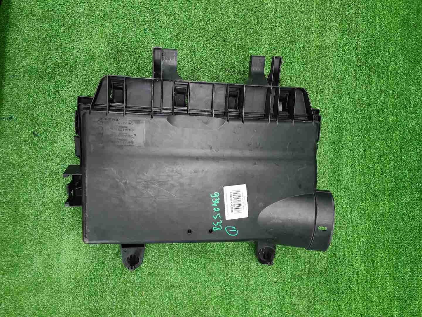 Корпус воздушного фильтра Mercedes V w447 (14-нв)