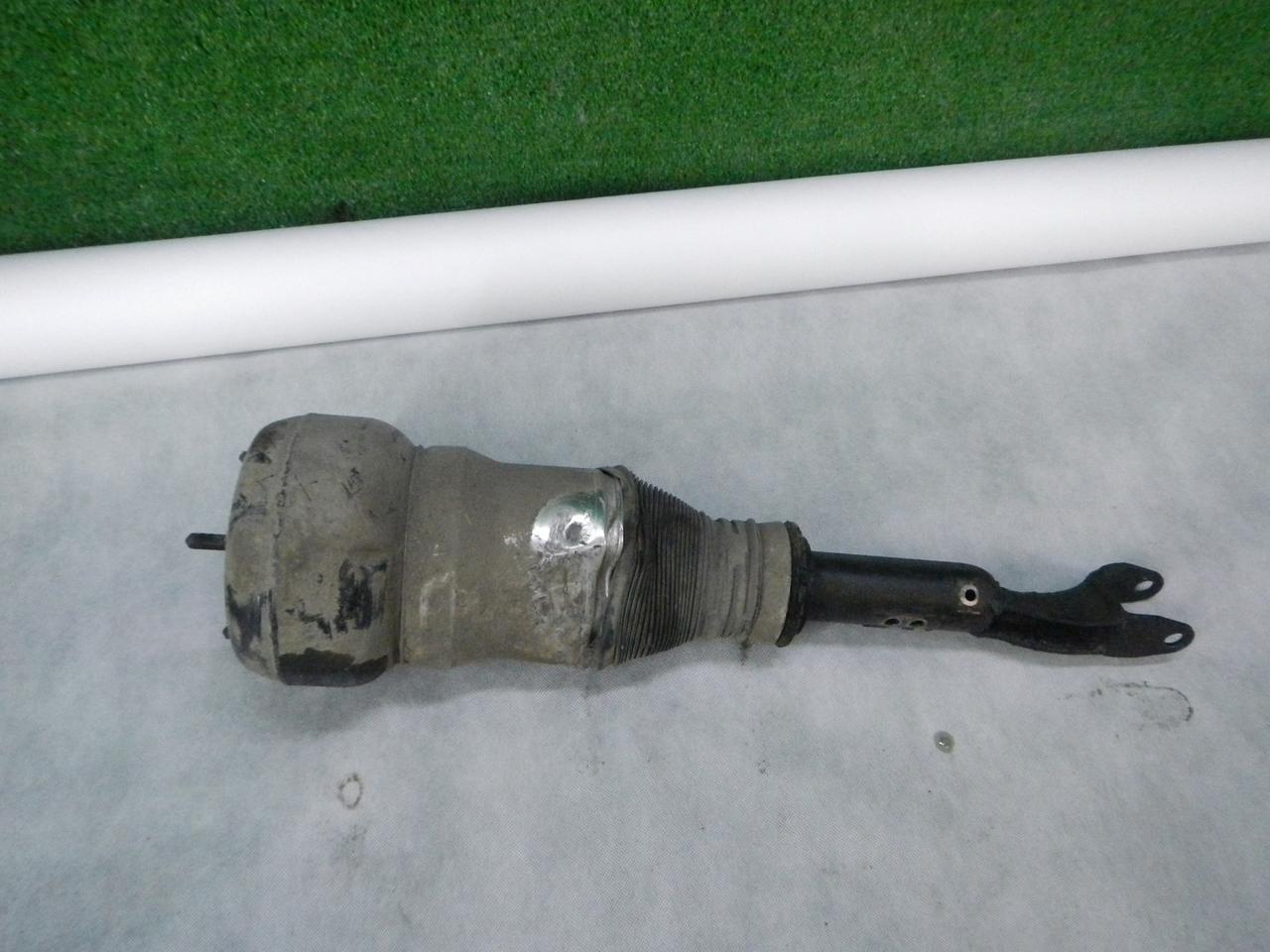 Стойка пневматическая передняя правая Mercedes S W222 (2013-2020)