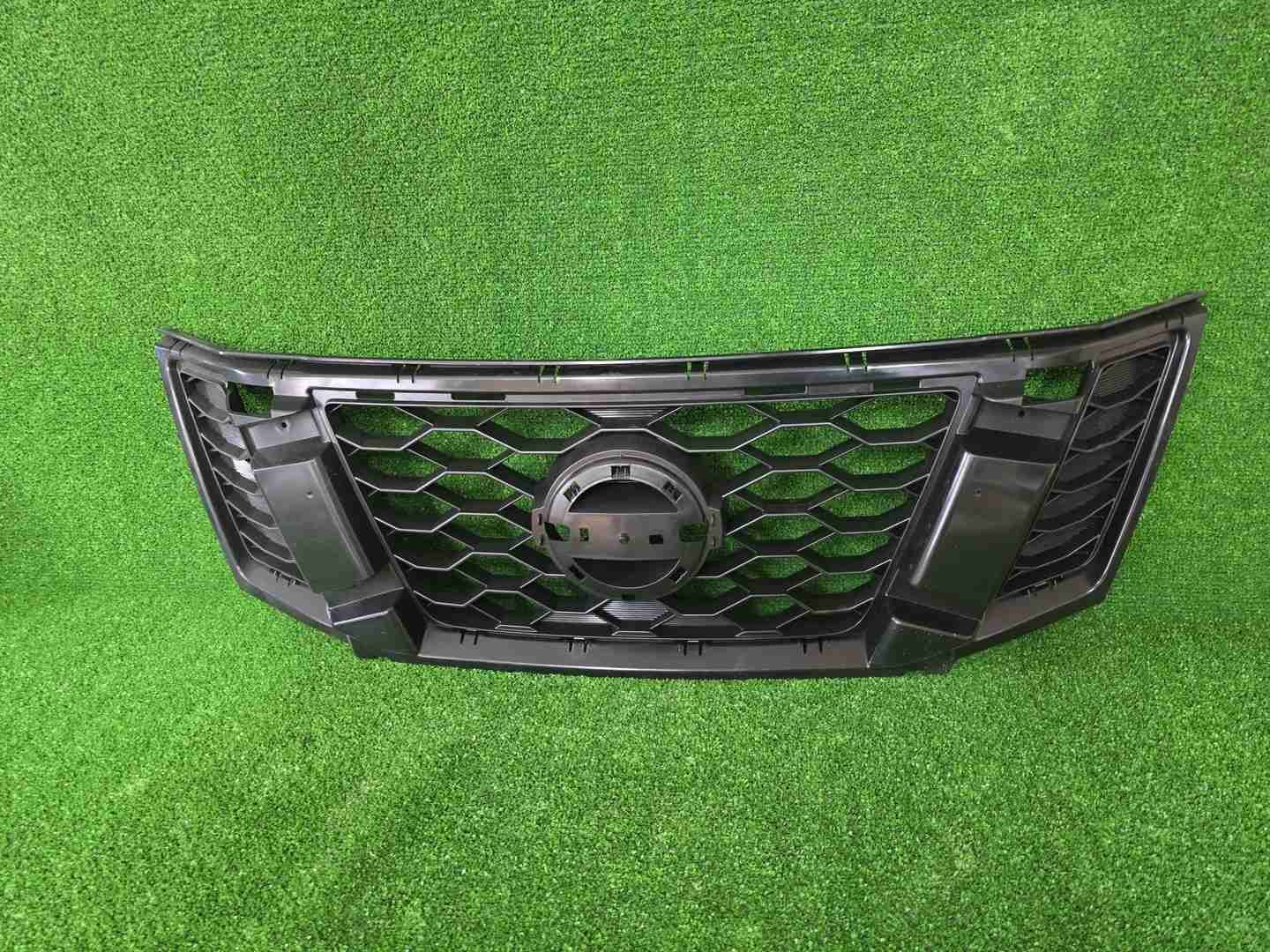 Решетка радиатора Nissan Terrano D10 (2014-2022)