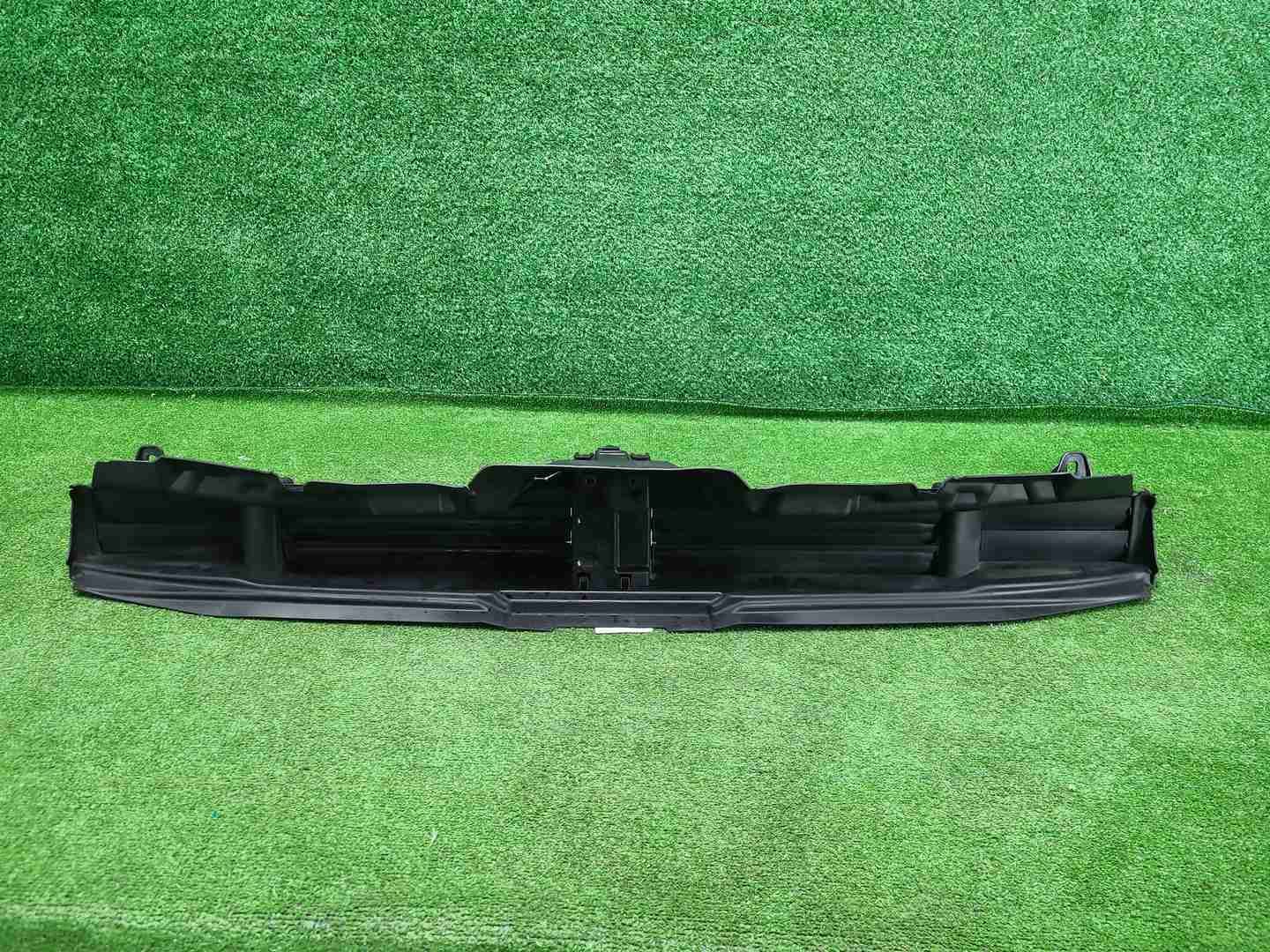 Воздуховод радиатора нижний BMW X7 G07 (2022-н.в.)