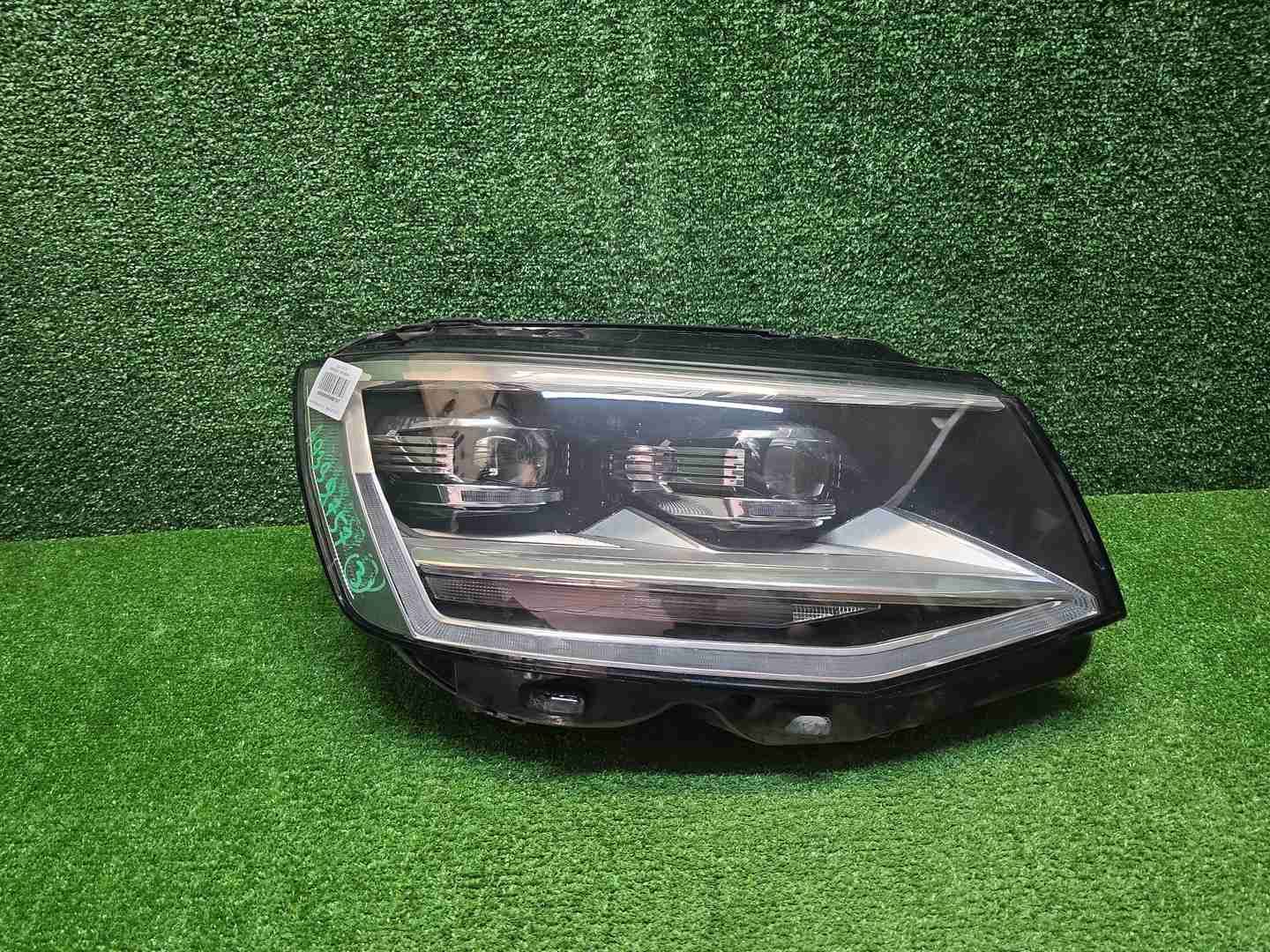 Фара правая VW Multivan T6 (2015-2020) LED