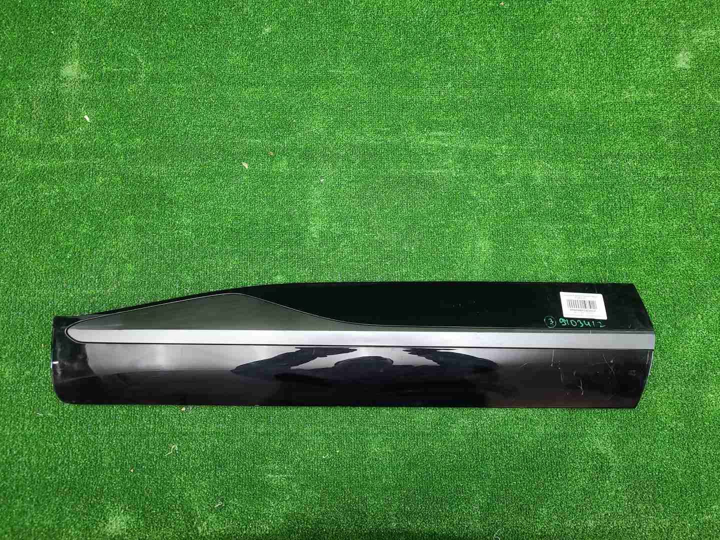 Накладка двери задняя правая Rising Auto R7 22-нв