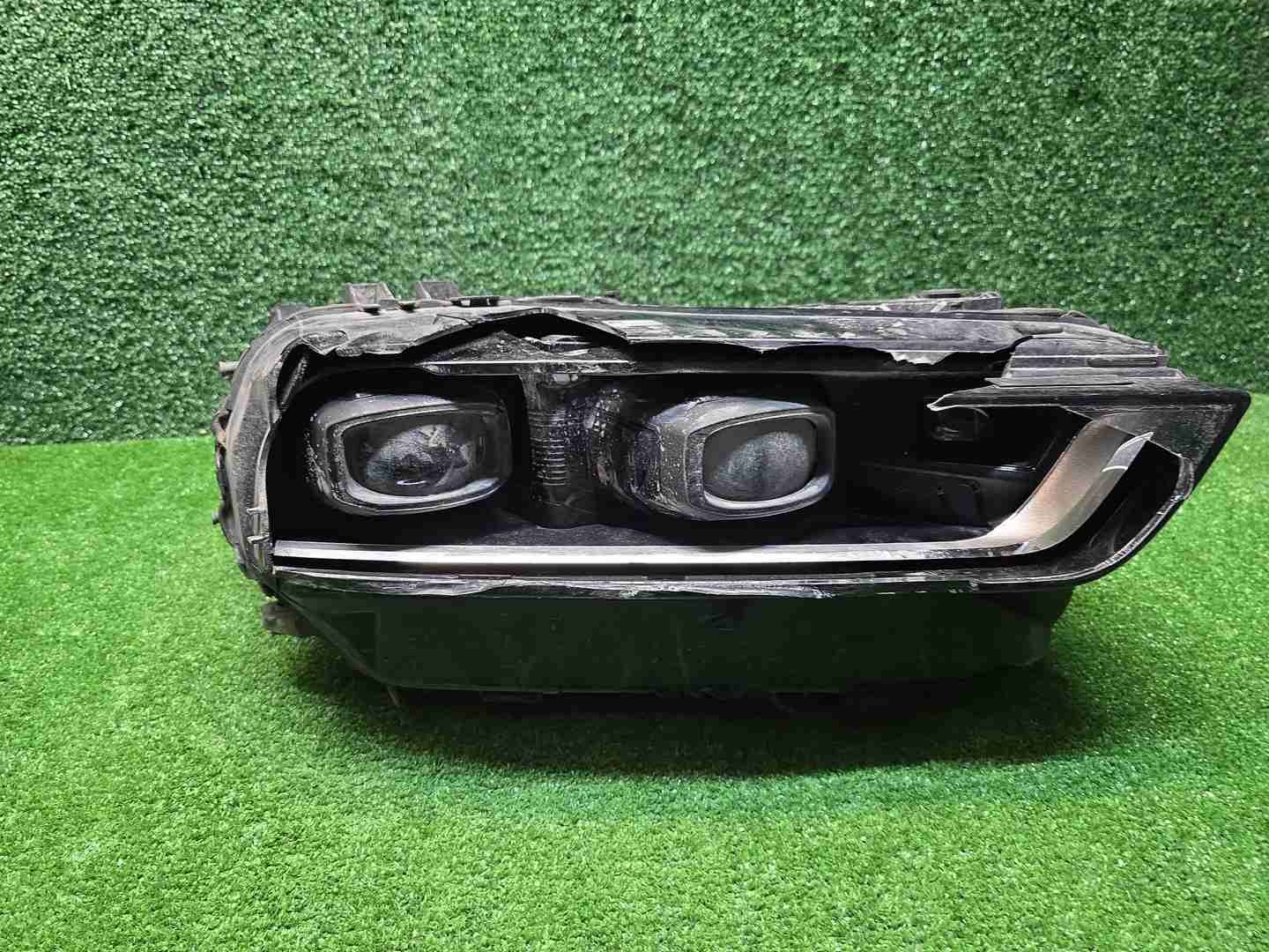 Битая Фара правая BMW X7 G07 (2022-н.в.) LED