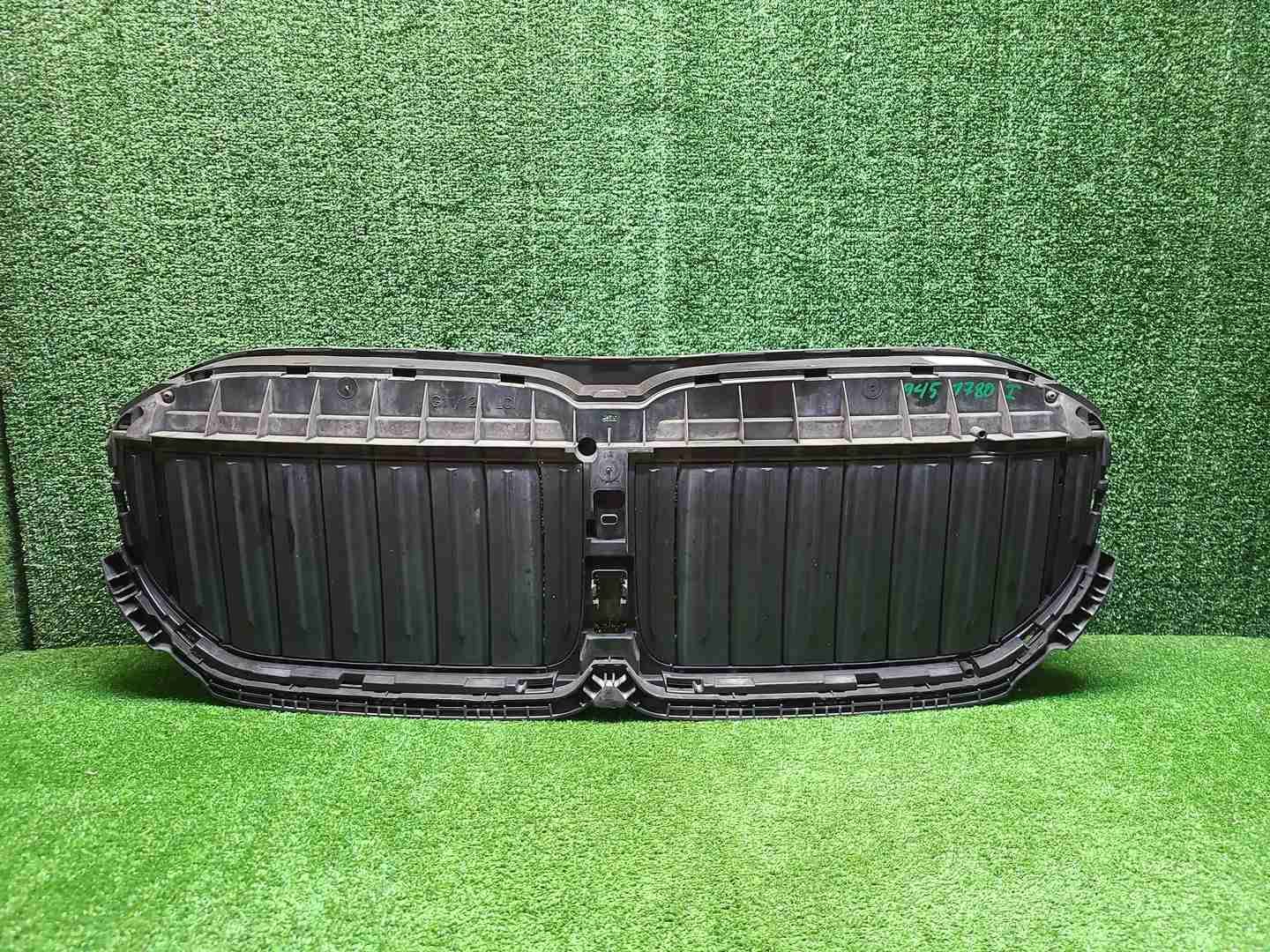 Решетка радиатора BMW 7er G11 (2019-2022)