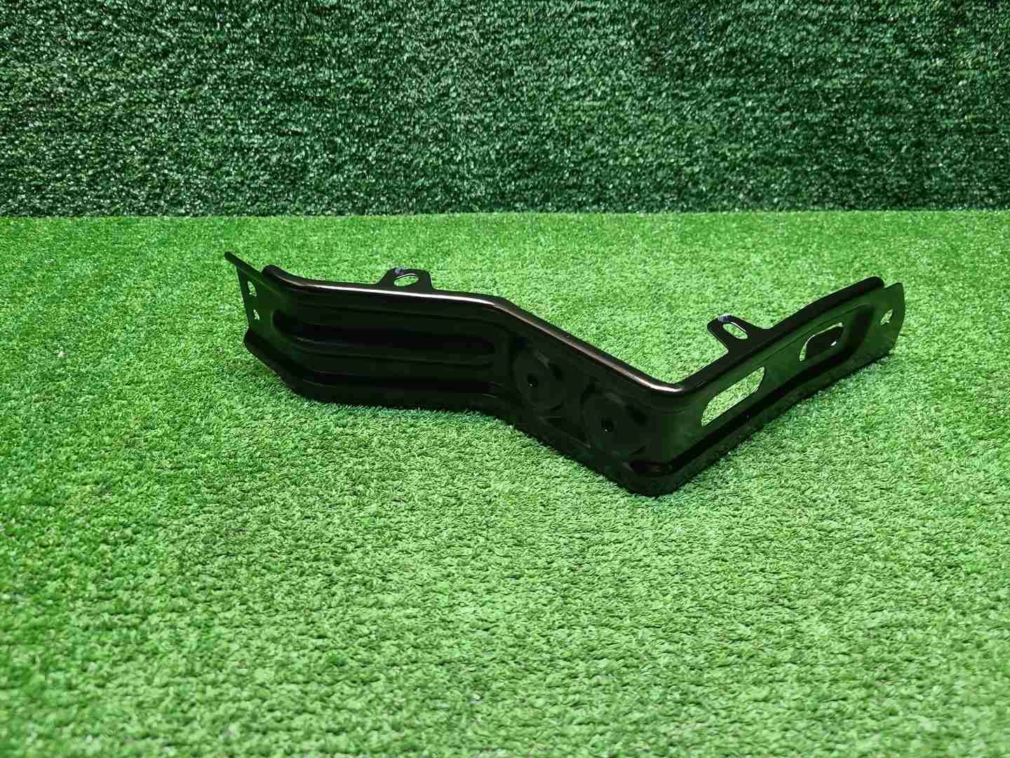 Кронштейн фары правый GAC M8 (2023-н.в.)
