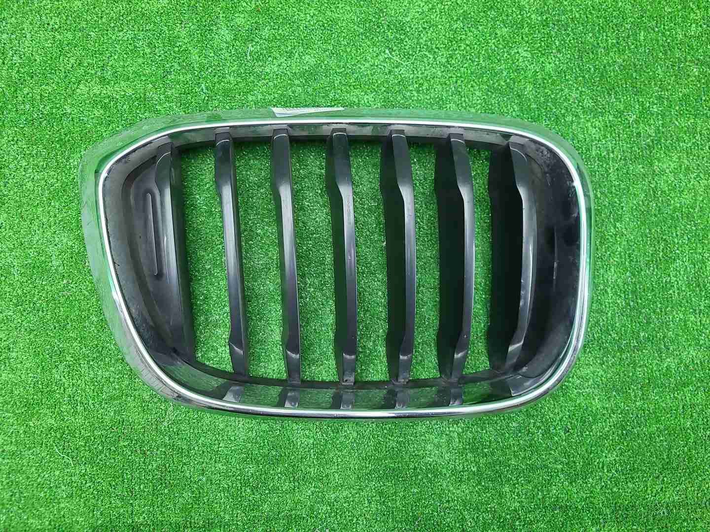 Решетка радиатора правая BMW X3 G01 X4 G02 (17-21)