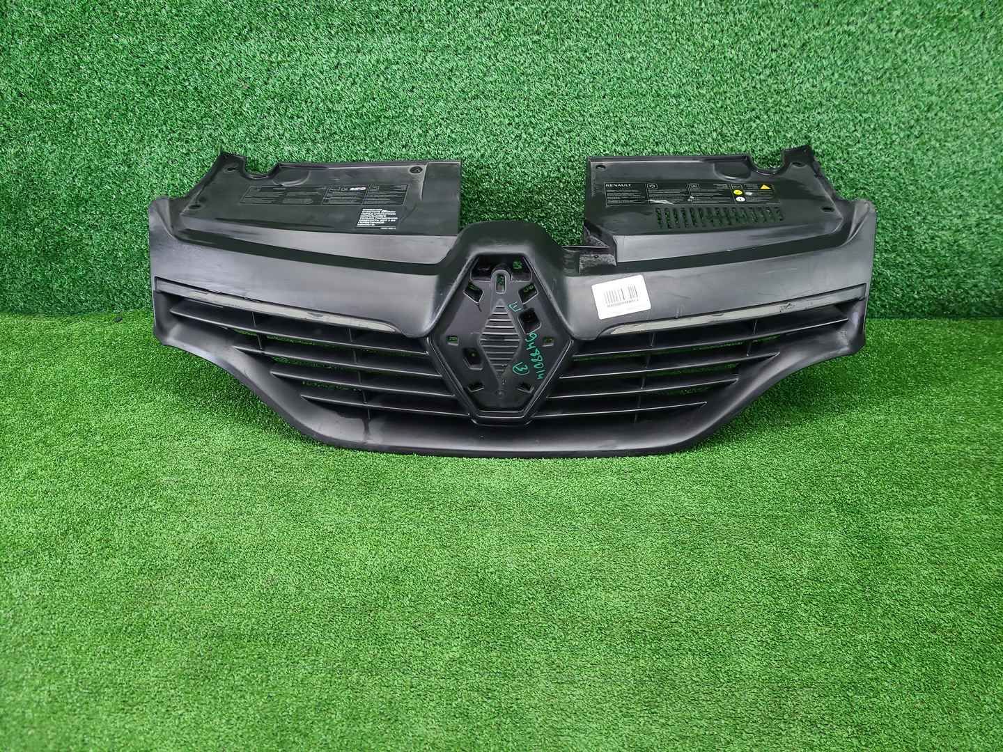 Решетка радиатора Renault Logan 2 (2014-2018)