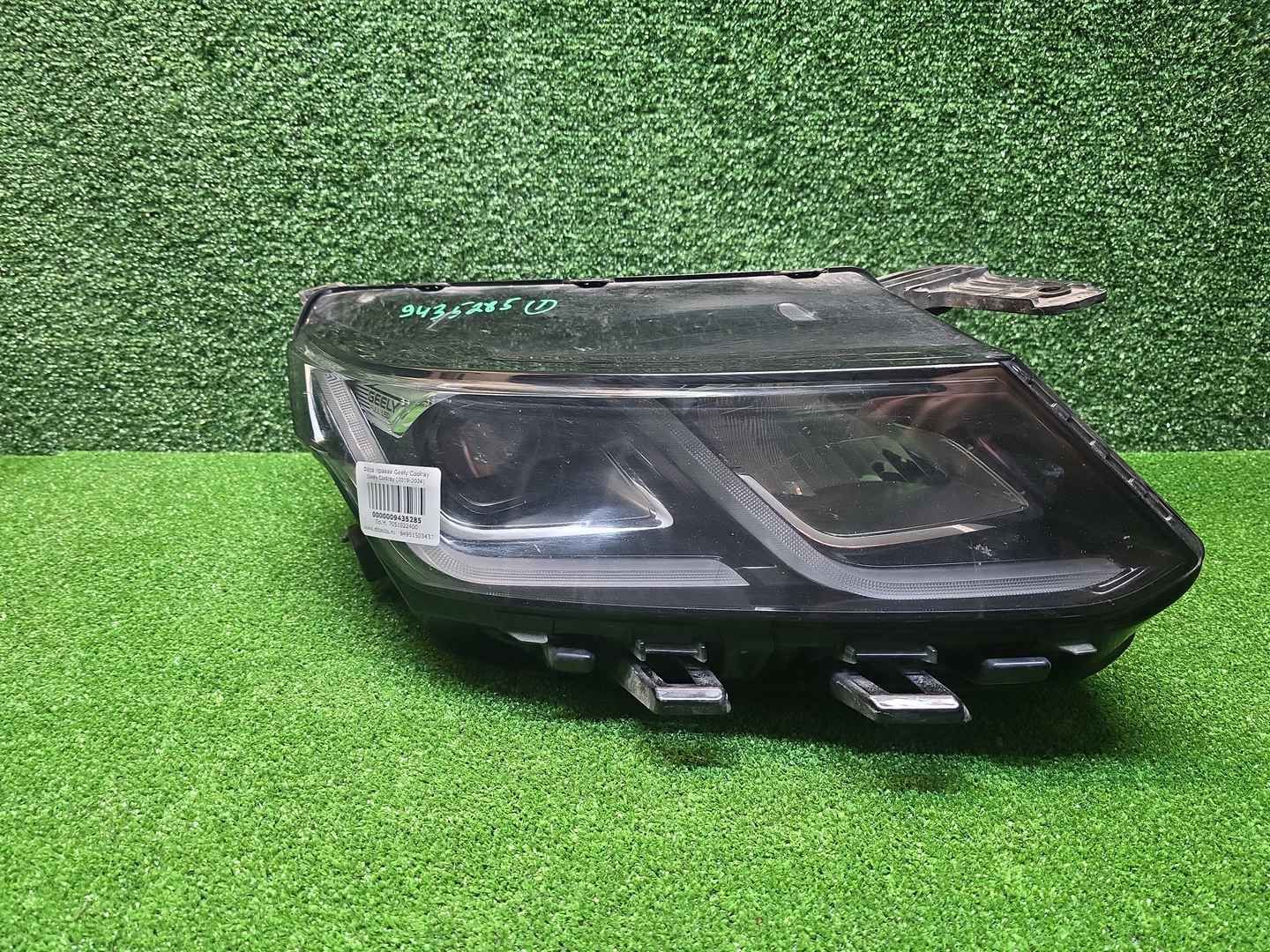 Фара правая Geely Coolray (2019-2023) LED