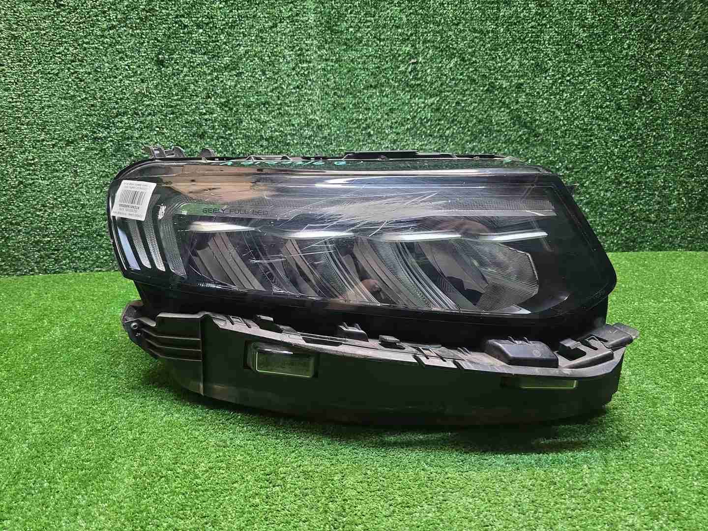Фара правая Geely Tugella (2019-2024) LED