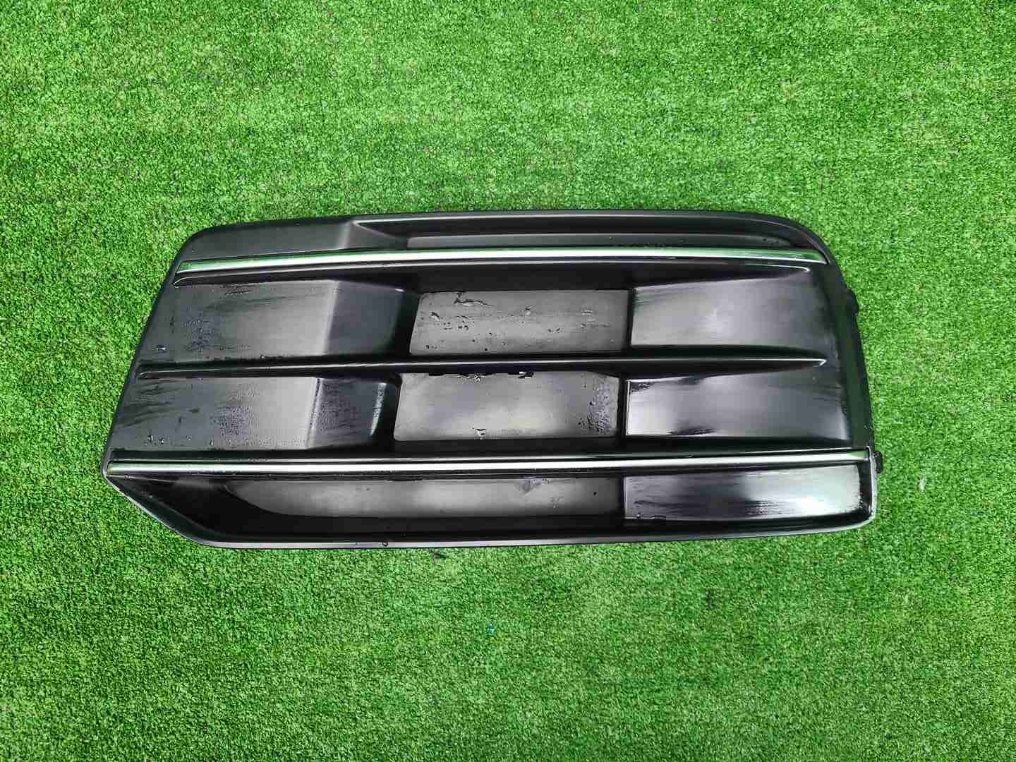 Решетка переднего бампера левая Audi Q5 2 (17-20)