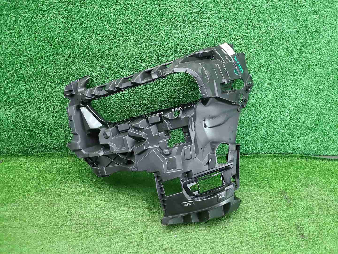 Кронштейн переднего бампера BMW X7 G07 (2022-н.в.)