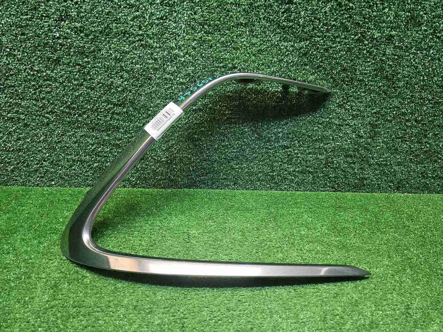 Молдинг переднего бампера Toyota Camry xv70 20-24