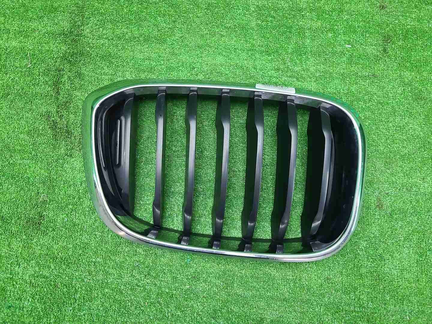 Решетка радиатора правая BMW X3 G01 X4 G02 (17-21)
