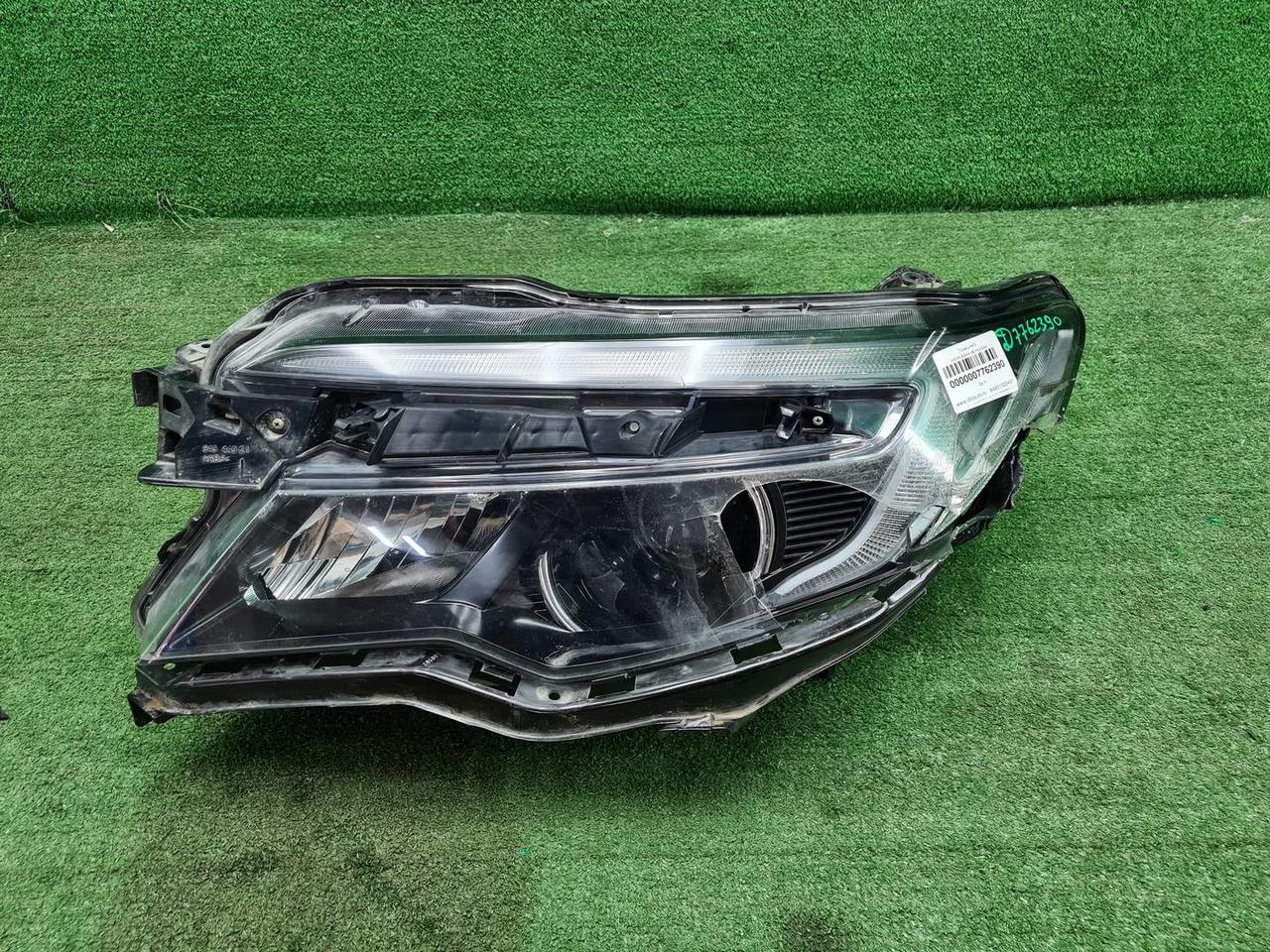 Фара левая Honda Pilot 3 (2015-2018) LED