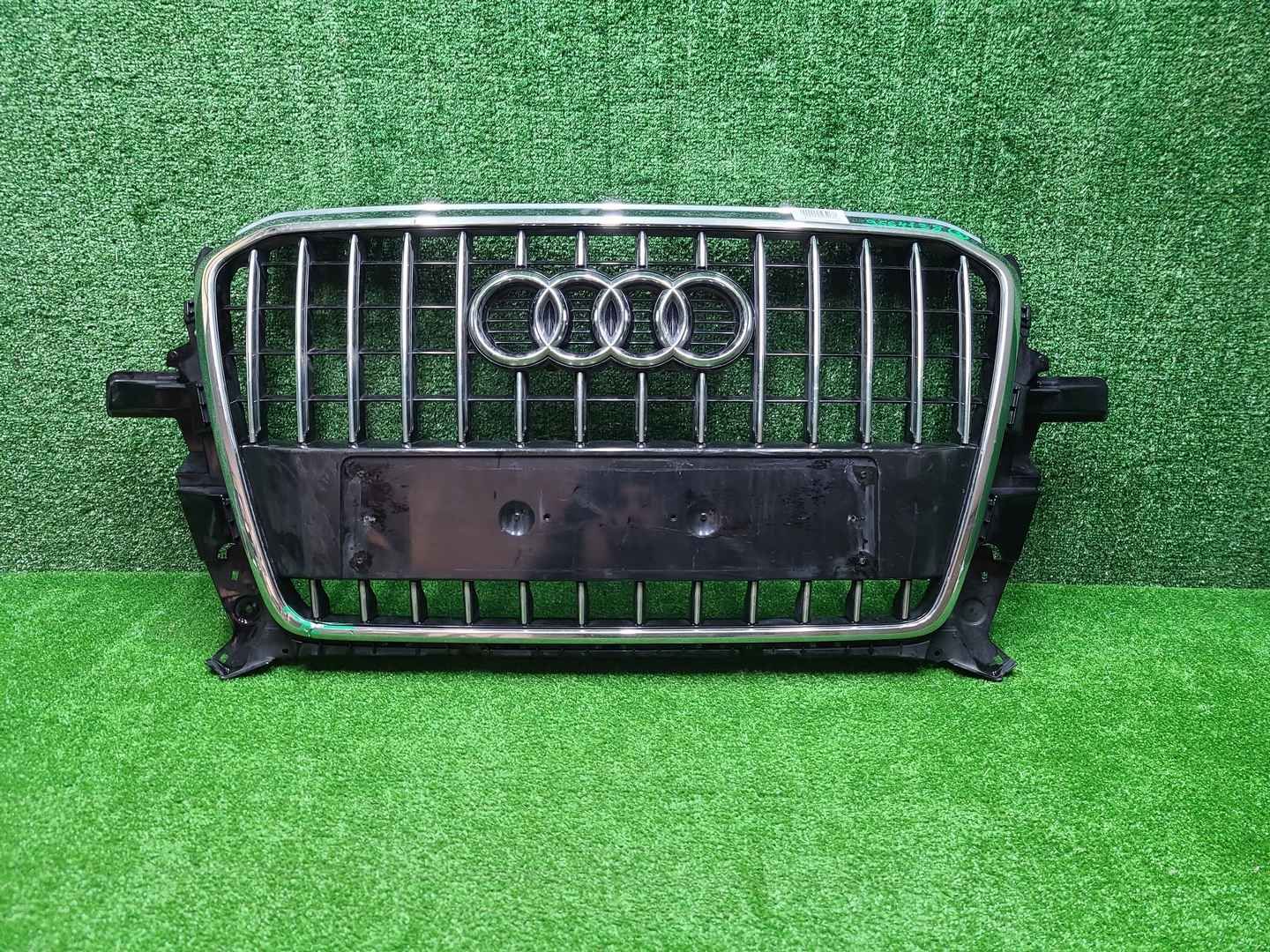 Решетка радиатора Audi Q5 1 8R (2012-2017)
