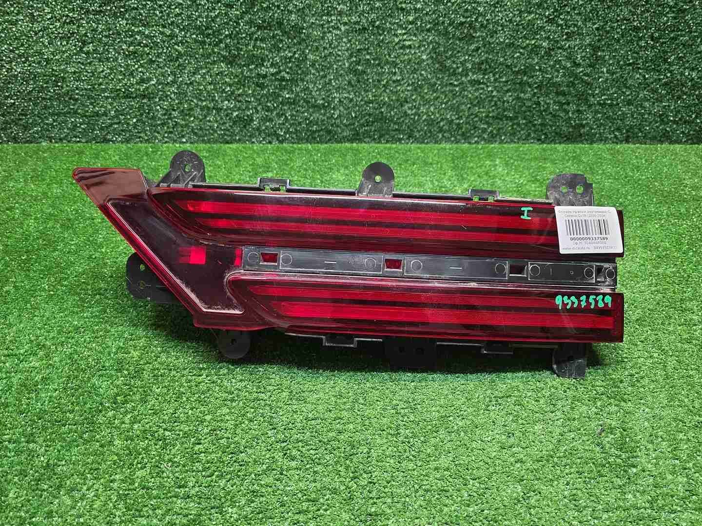 Фонарь правый внутренний Genesis GV70 (2020-2024)